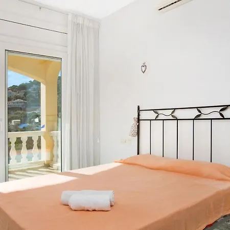 Villa- Cora