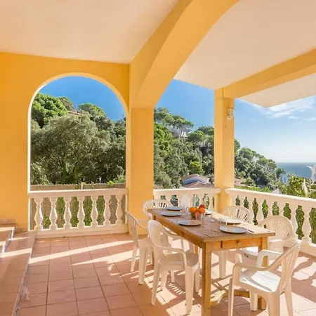 Villa- Cora Villa