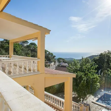 Villa Villa- Cora